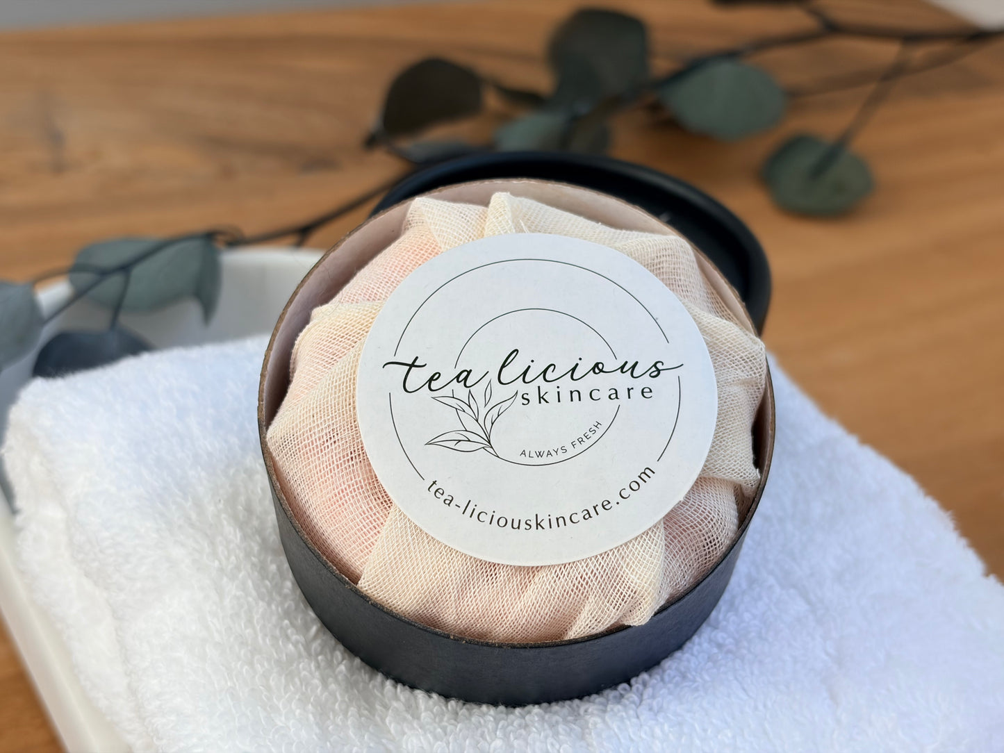 Luminous-Tea Black Tea & Wild Honey Solid Lotion Bar