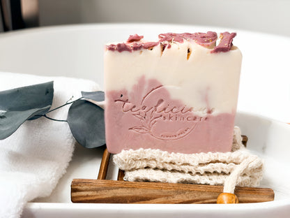 Reverie Blackberry Tea Champagne Gift Set Limited Time Only